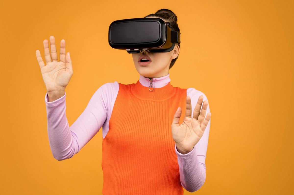 Exploring Augmented Reality in Fashion Retail